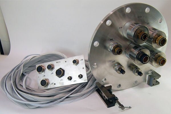 Portplate hermetic feedthrough flange with PotCon electrical feedthroughs