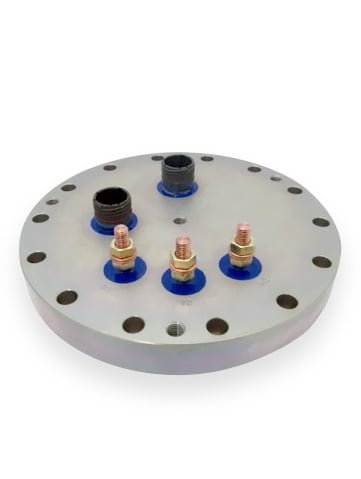 Combine power and signal feedthroughs into a single PortPlate design.